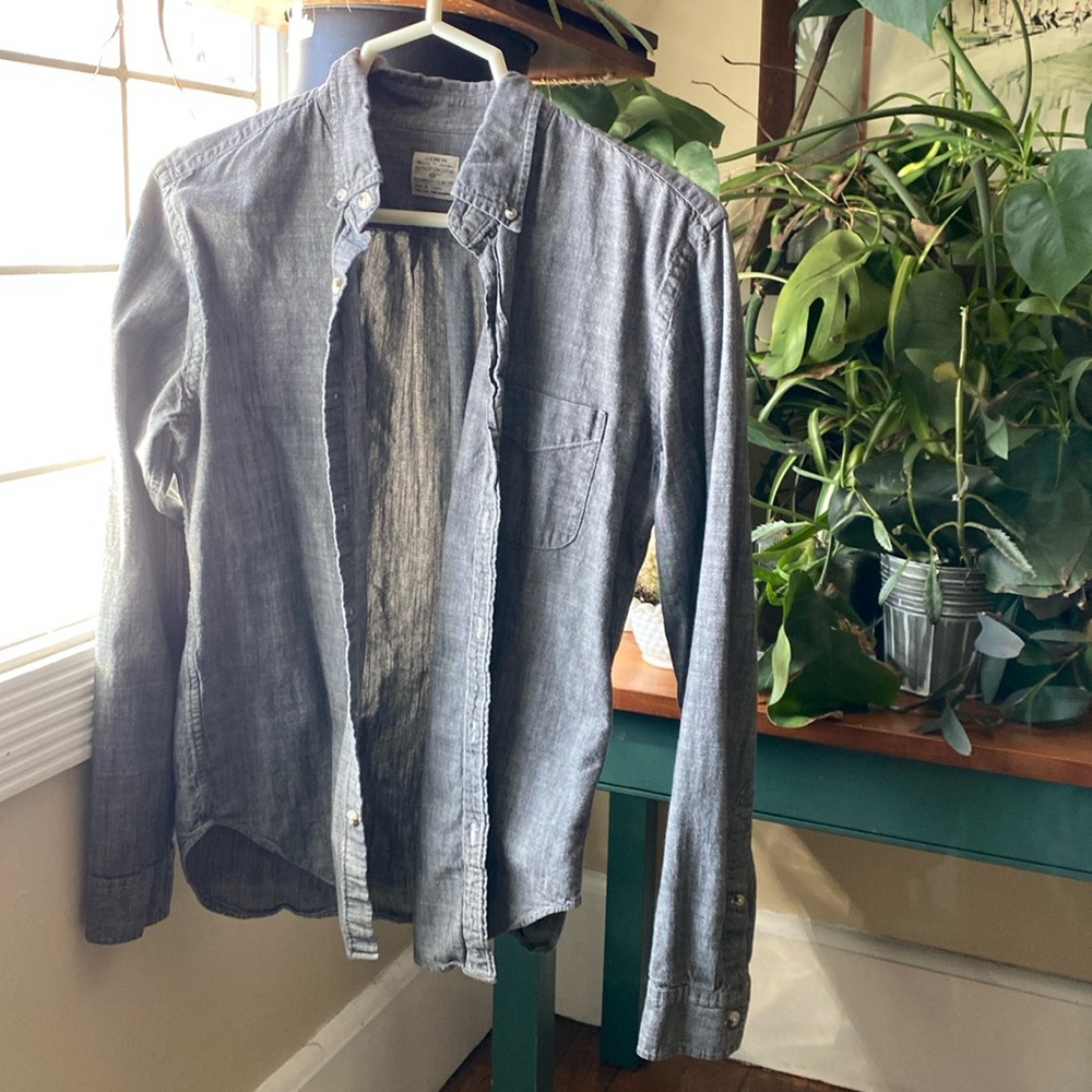 🦋 4 for $20! 🌼

J. Crew Chambray-Slim Fit